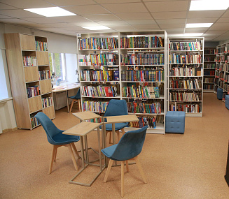 Модельную библиотеку с пнём желаний открыли в Первомайском районе