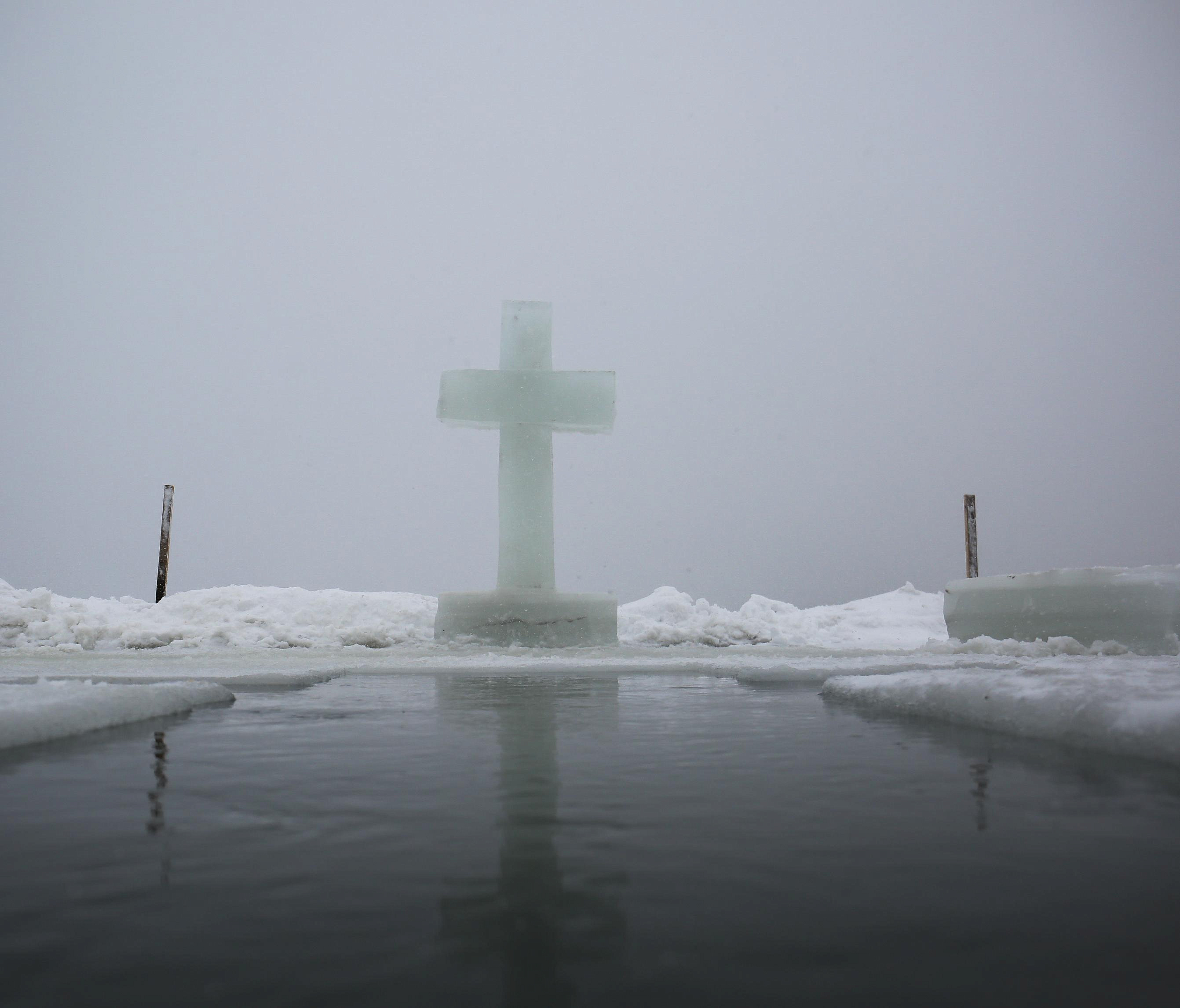 Прочность льда проверяют на местах крещенских купелей в Новосибирске