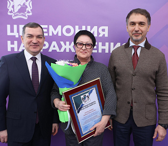 Мэр Кудрявцев наградил лучших работников и коллективы Новосибирска