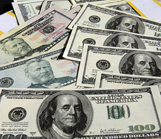 Почему доллар подорожал до 72 рублей — отвечает экономист