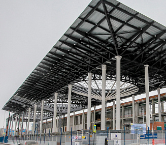 Четыре стеклянных купола устанавливают в новом терминале Толмачёво