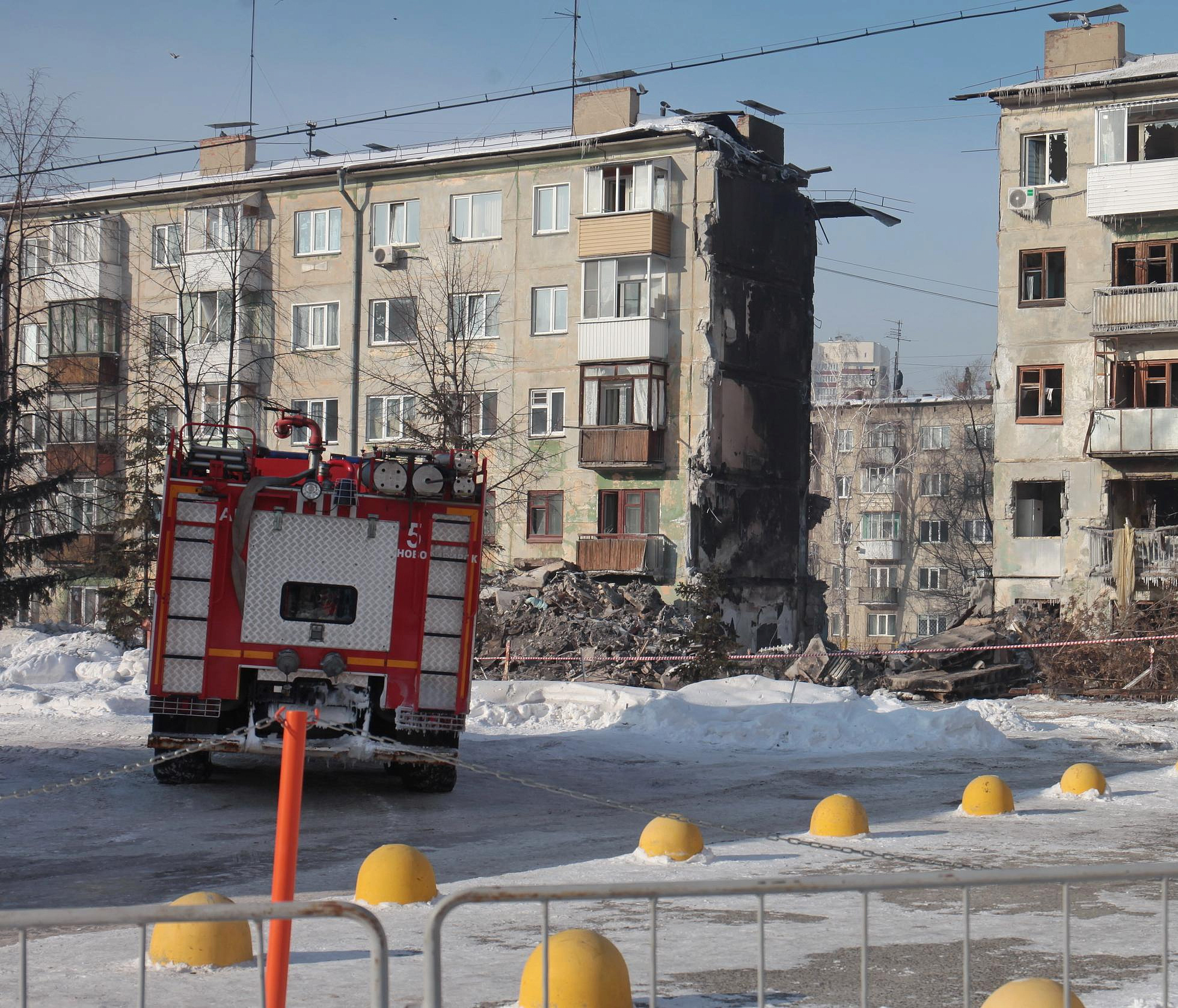 Новосибирская неделя: взрыв дома, перегретые платежи и гаджетозависимость