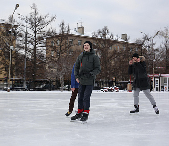 Самый большой каток Новосибирска объявил дату открытия