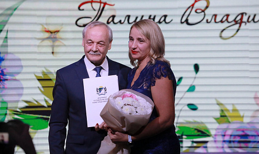 «Наши дети — наши крылья»: многодетных мам наградили в Новосибирске