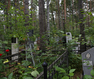 Дополнительные маршрутки пустят до кладбищ Новосибирска на Троицу