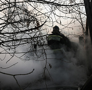 На пожаре в «резиновом» доме с 37 прописанными погиб мужчина