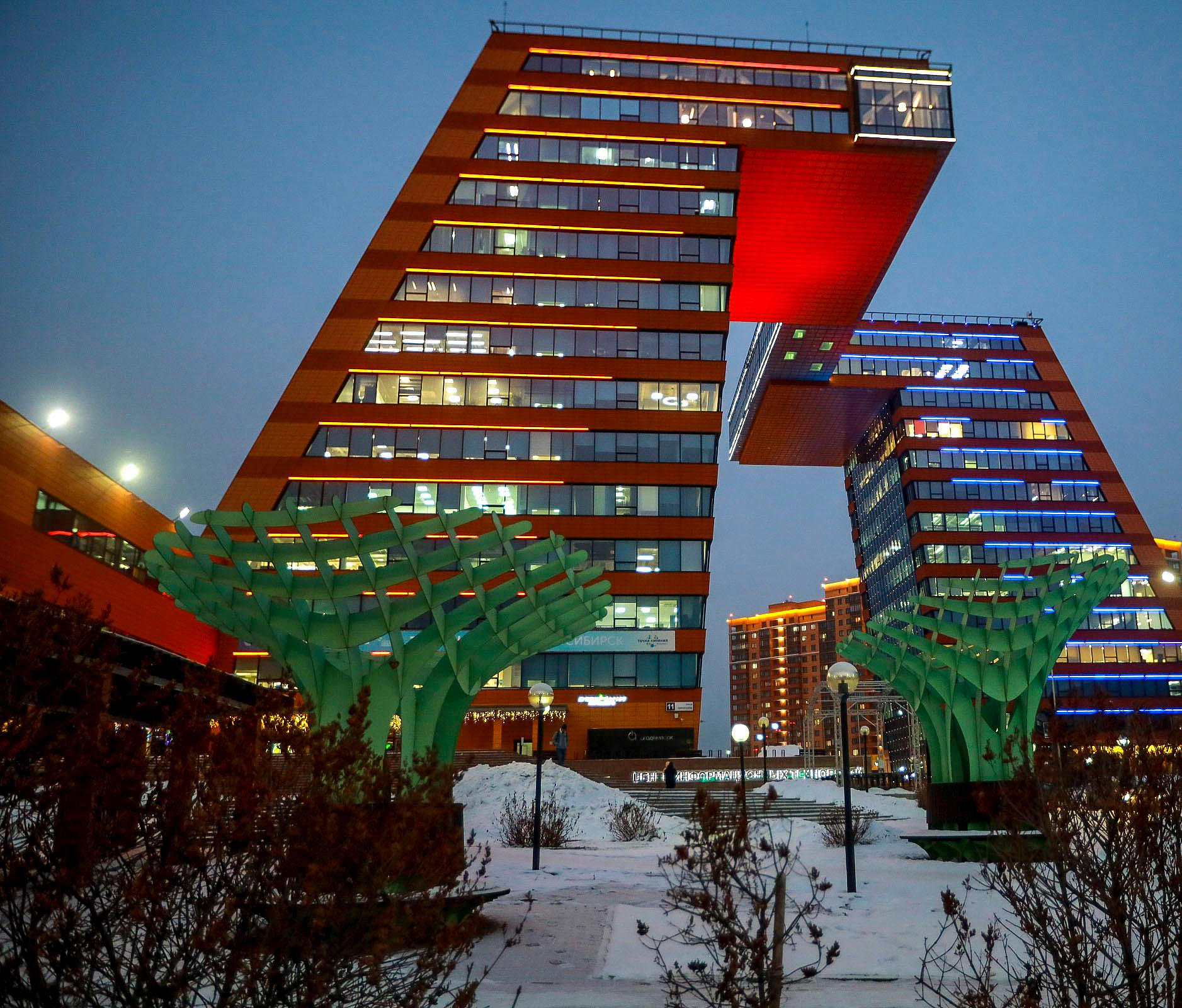 Робот-газонокосилка и ещё 20 проектов попали в инкубатор Академпарка