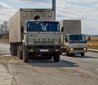 В жару ограничат движение фур по трассам