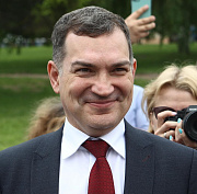 С Днём молодёжи поздравляет новосибирцев мэр Кудрявцев