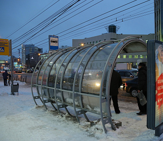 Клемешов потребовал убрать снежные валы с остановок в Новосибирске