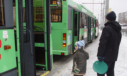 Троллейбус №29 возвращается на свой маршрут в Новосибирске