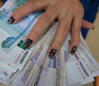 За обман старушки на 900 тысяч рублей осудят жительницу Новосибирска
