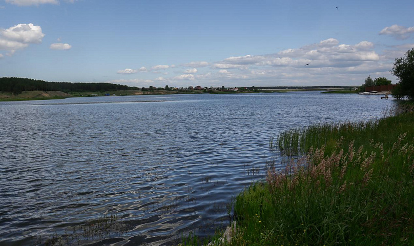 Под Новосибирском моторка перевернулась на Оби — двоих рыбаков ищут