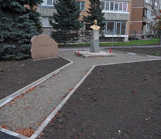 Зоны отдыха и визит-центр появятся к началу зимы в сквере Демакова