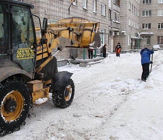 Сколько стоит вывезти снег из двора в Новосибирске