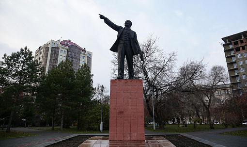 История на каждом шагу: первый в Новосибирске памятник Ленину