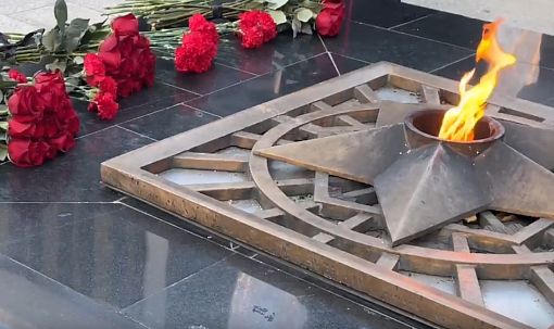 Патриотический клип на песню новосибирского бизнесмена показали на ПМЭФ