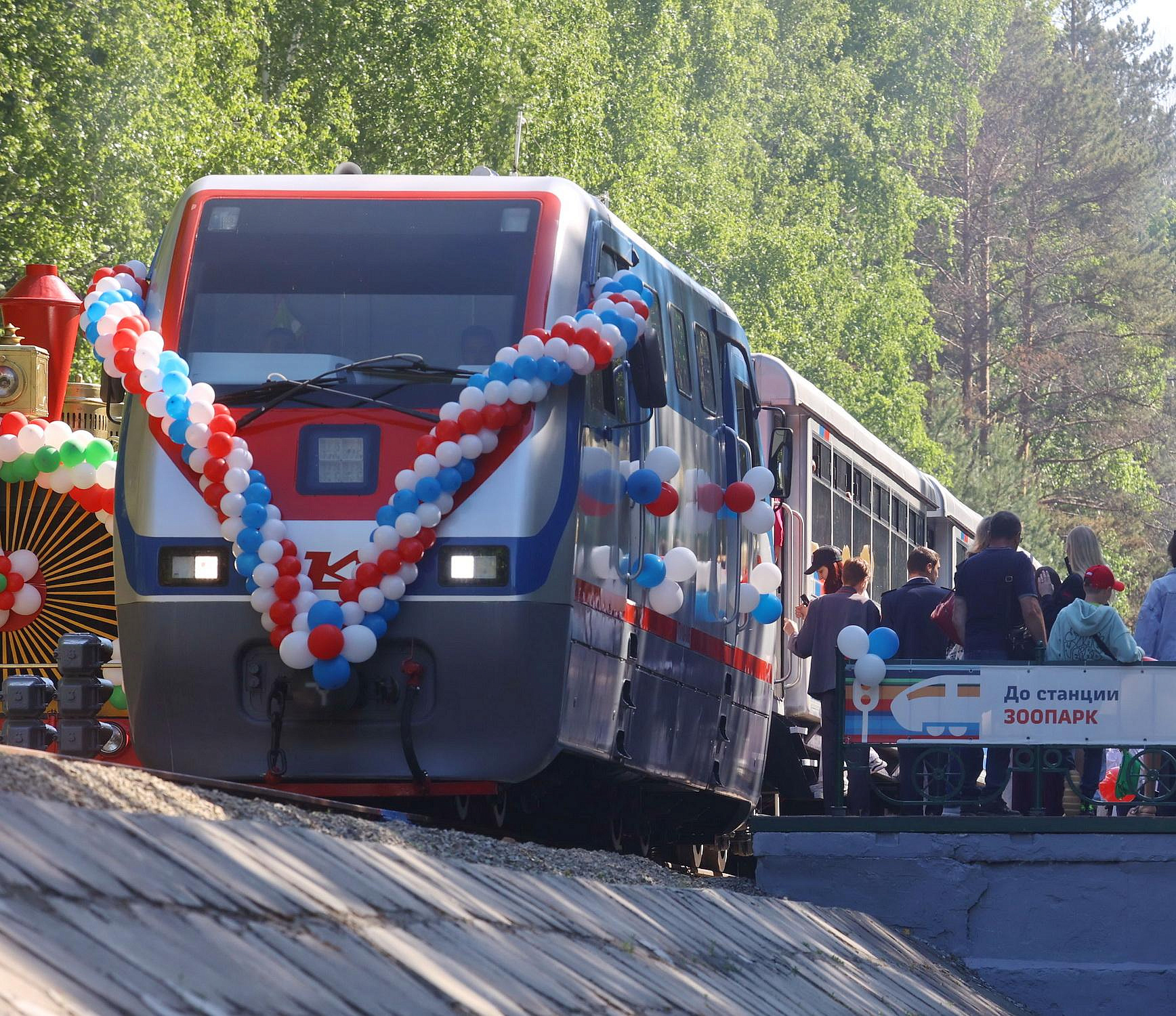 Мэр Кудрявцев открыл детскую железную дорогу в Новосибирске