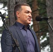 Мэр Кудрявцев посетил праздник железнодорожников в Заельцовском парке