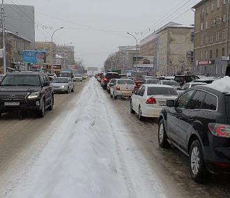 По скользкой дорожке: как Новосибирск пережил последствия обильных снегопадов