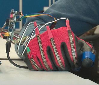 Умная перчатка из НЭТИ поможет новосибирцам восстановиться после инсульта