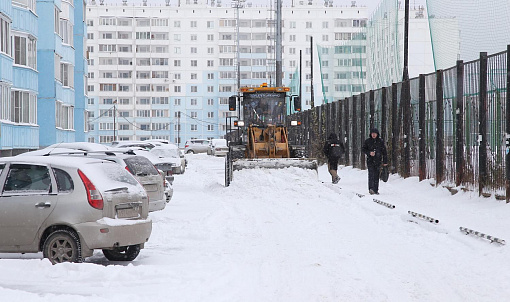 Куда убирают снег. Убирают снег в Мегионе. Снеговая 16. Убирать в Сибири снег весь? Весь. Убирают снег в Нижнем вартовске.