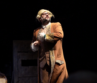 В двухсотлетний мрак мифа о Моцарте погрузили зрителей «Старого дома»