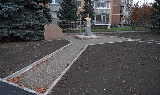 Зоны отдыха и визит-центр появятся к началу зимы в сквере Демакова