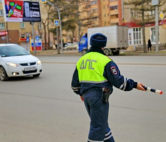 Страшными кадрами ДТП пугают новосибирцев автоинспекторы