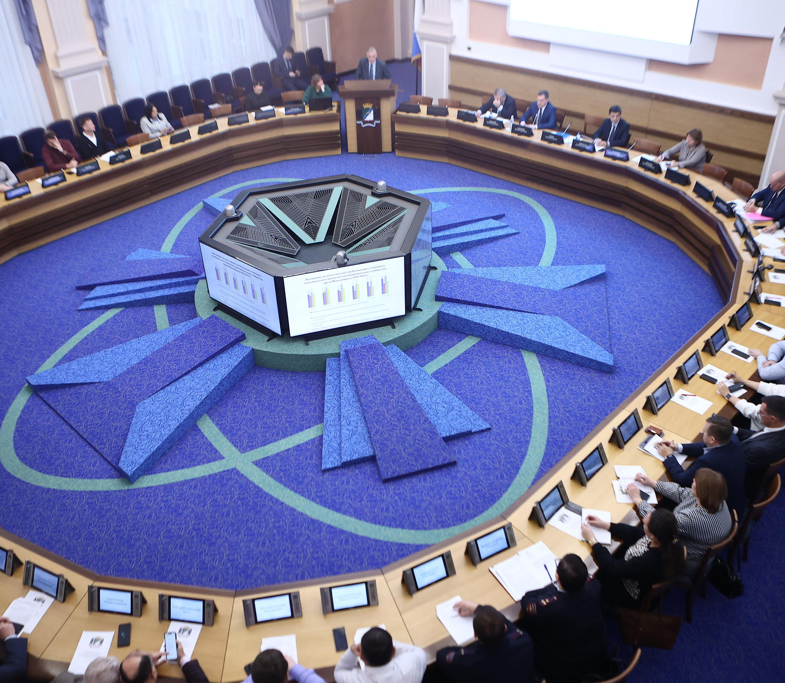 Для адаптации иностранцев усилят работу с ТОСами и землячествами в вузах