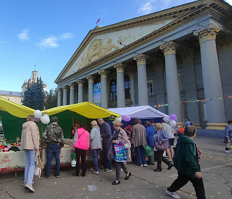 «Ждали целый год»: с пирогами и песнями открыли ярмарку дружбы