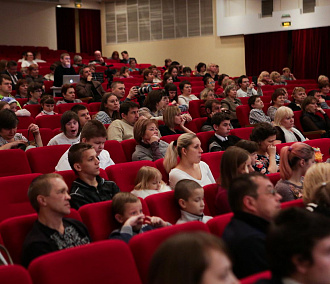 Кино вместо учебника: школьникам показали фильм о Сталинградской битве