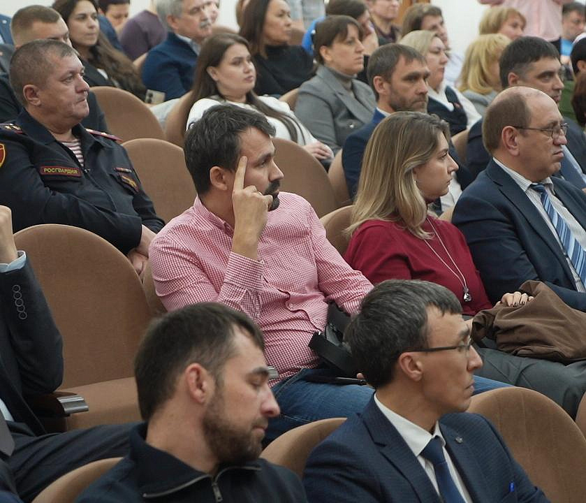Планы по строительству дороги в Академгородке озвучили на встрече с мэром