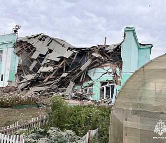 Событие по-настоящему страшное — губернатор об обрушении школы в Татарске