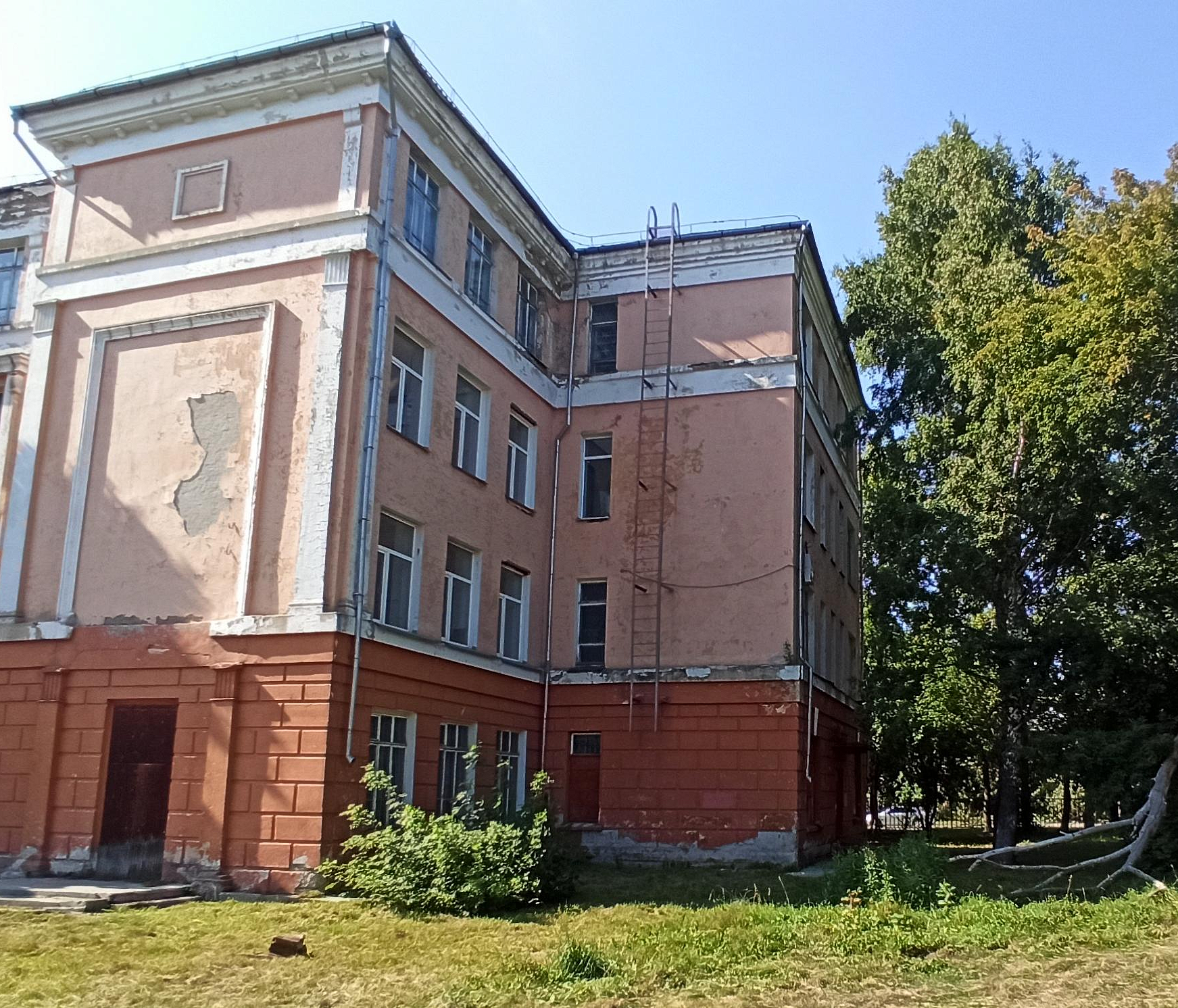 На снос школы №57 в Новосибирске готовы потратить 14 млн рублей