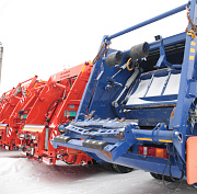 Мусоровоз из-за «катка» не смог забрать отходы в Новосибирской области