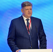 Полпред Серышев открыл работу стенда «Большая Сибирь» на ПМЭФ