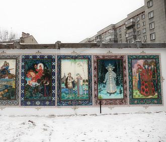 В Новосибирске шедеврами Бориса Зворыкина украсили трансформаторную будку