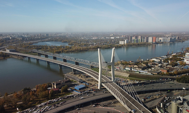 Рабочее движение по новому мосту через Обь откроют в декабре 2025 года