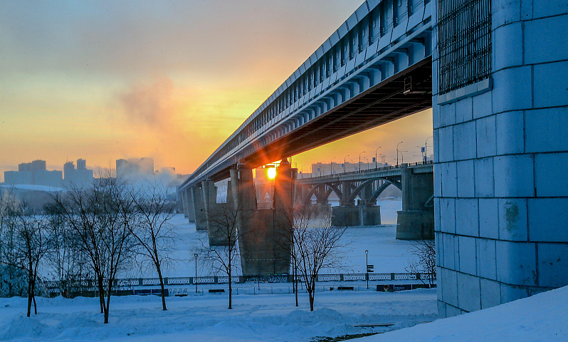 Почему нельзя сделать окна по всему метромосту — ответ начальника подземки