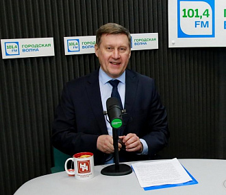 Мэр отвечает: школы, детсады и обновление транспорта в Новосибирске