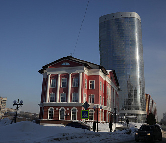 Многострадальный дом-стакан в Новосибирске ввели в эксплуатацию