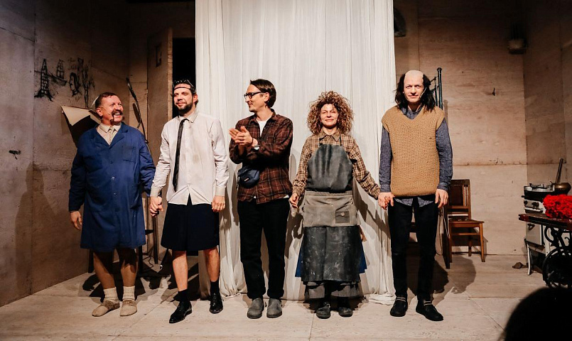 Фестиваль «Гравитация» открыли взламывающей реальность «Шинелью»