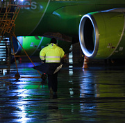 Глава новосибирского минздрава пришёл на помощь пассажирке самолёта