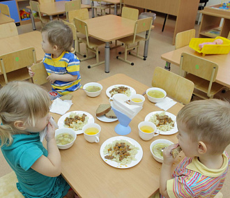 Питание детей Новосибирска на 120 рублей в сутки: что изменится