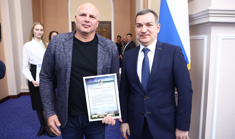 Мэр Кудрявцев наградил лучших тренеров Новосибирска