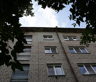 Пятиэтажку с выпадающими кирпичами отремонтировали в Новосибирске