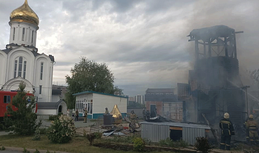 Недостроенная деревянная часовня сгорела в Новосибирске