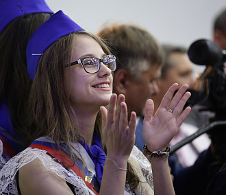 Школы-лидеры по числу выпускников назвали в Новосибирске