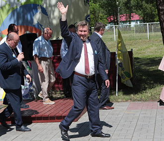«Дружище Локоть»: чем мэр Новосибирска удивляет горожан